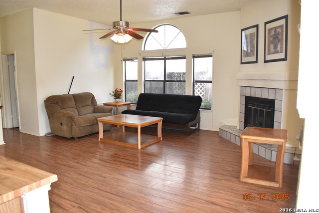 Image 2 of 25 For 7026 Hickory Ridge