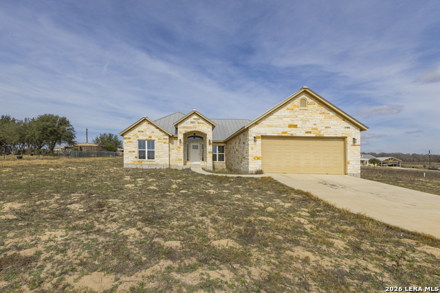 Details for 200 Lakeview Cir, La Vernia, TX 78121