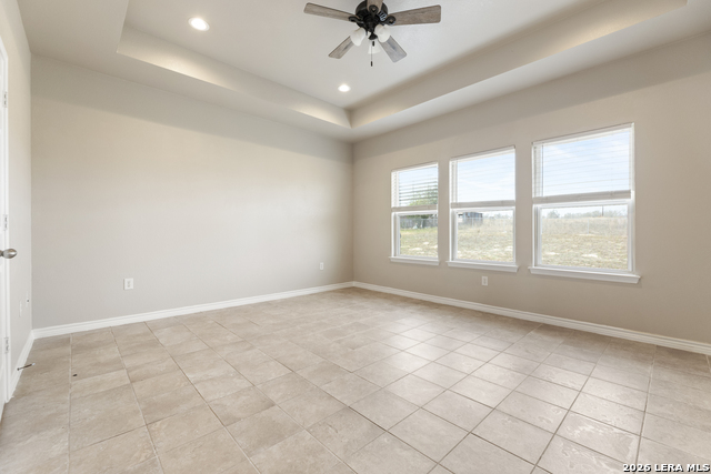 Image 19 of 37 For 200 Lakeview Cir