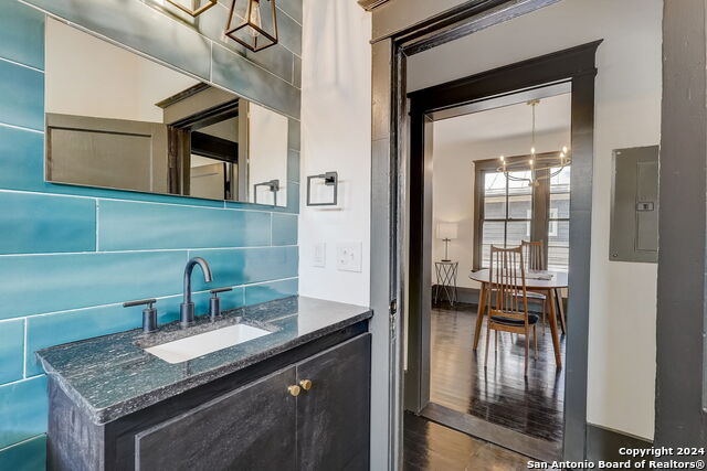 Image 23 of 29 For 137 Panama Ave