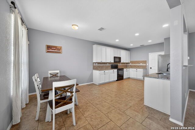 Image 17 of 35 For 10711 Noble  