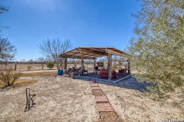 Listing photo id 13 for 1140 Curtis Bourn E