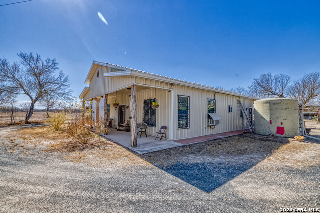 Listing photo id 0 for 1140 Curtis Bourn E