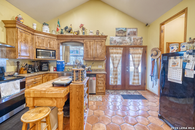 Listing photo id 19 for 1140 Curtis Bourn E