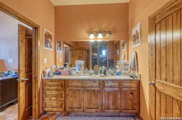 Listing photo id 28 for 1140 Curtis Bourn E