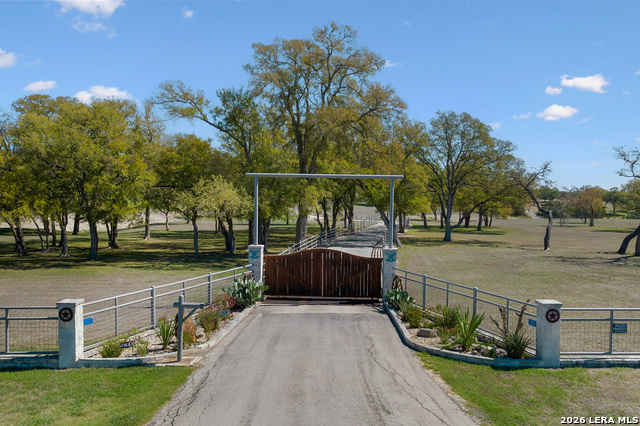 Details for 521 Bluff Creek, Center Point, TX 78010