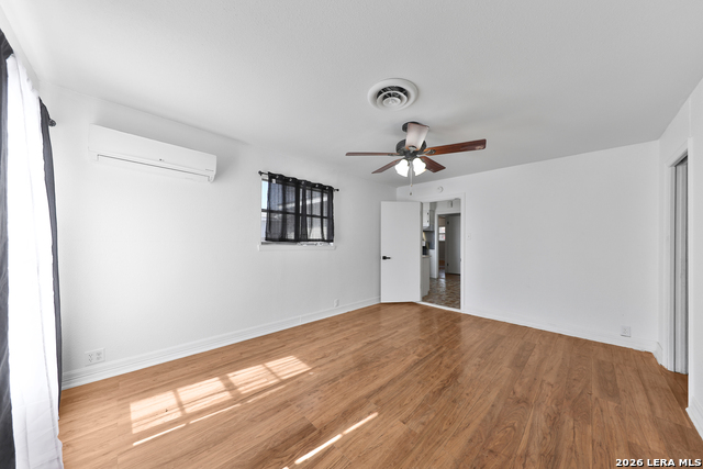 Image 10 of 16 For 518 Dresden  