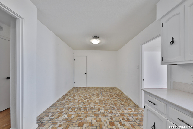 Image 8 of 16 For 518 Dresden  