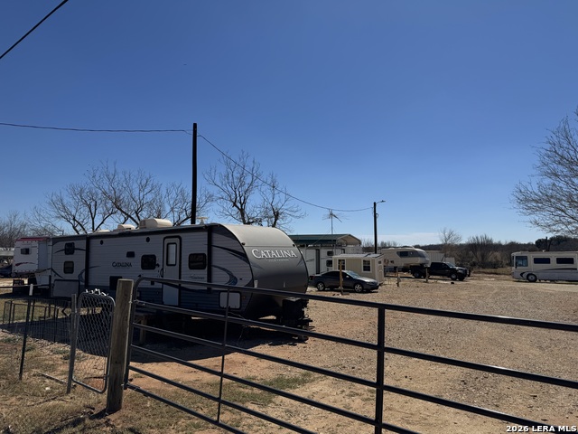 Listing photo id 7 for 377 County Road 743