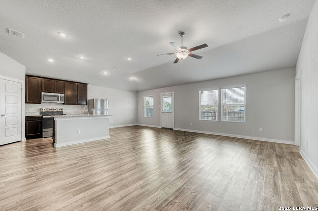 Image 4 of 19 For 5443 Coral Vly