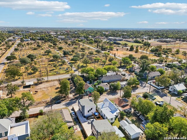 Image 11 of 16 For 317 Toledo  