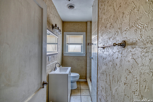 Image 20 of 27 For 227 Mueller  