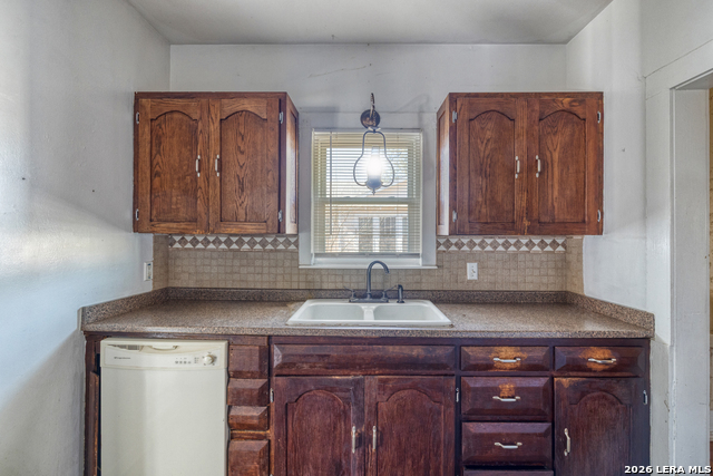 Image 9 of 27 For 227 Mueller  