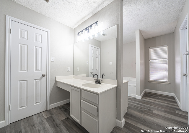 Image 21 of 40 For 3200 Emerson Pass