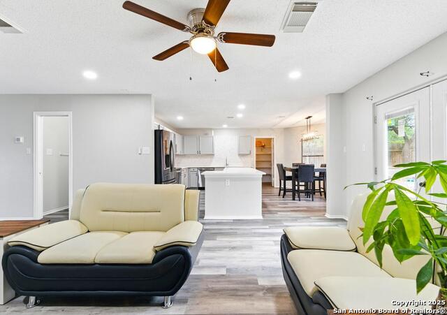 Image 4 of 40 For 3200 Emerson Pass