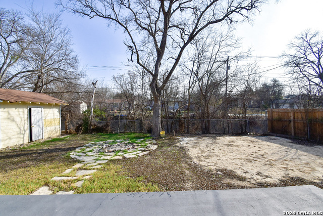 Image 11 of 47 For 346 Ashland  