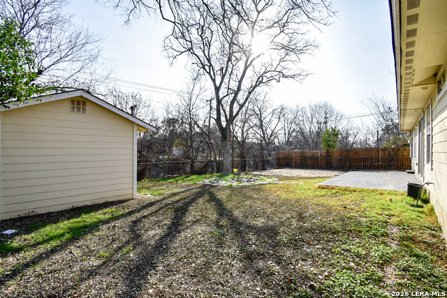 Image 12 of 47 For 346 Ashland  