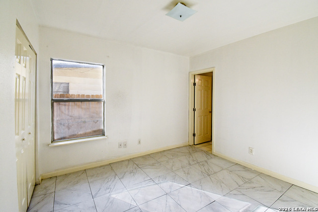 Image 23 of 47 For 346 Ashland  