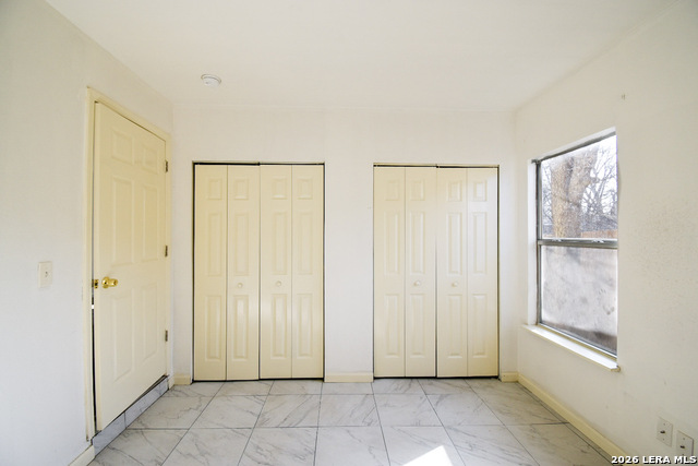 Image 25 of 47 For 346 Ashland  