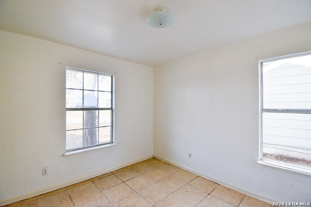 Image 30 of 47 For 346 Ashland  