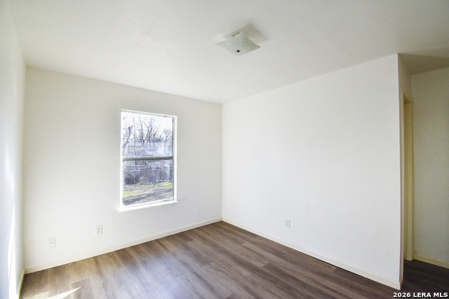 Image 37 of 47 For 346 Ashland  