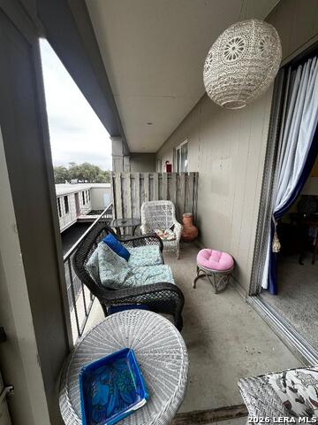 Image 21 of 30 For 7711 Broadway  31c