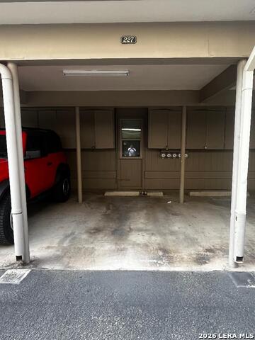 Image 23 of 30 For 7711 Broadway  31c