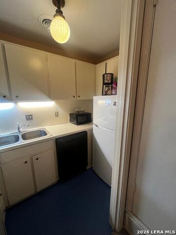 Image 7 of 30 For 7711 Broadway  31c