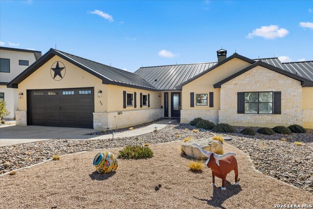 Image 3 of 53 For 99 Alex Circle