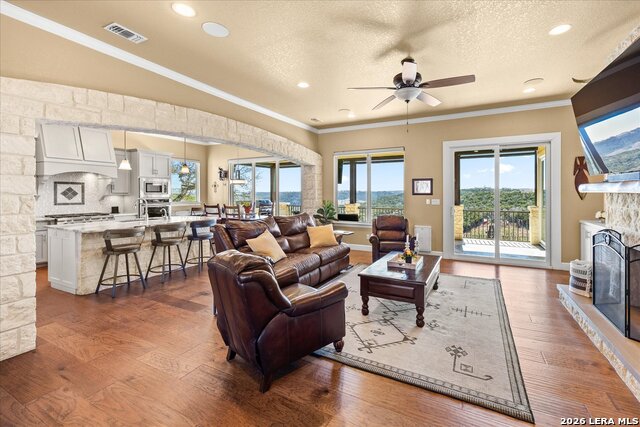 Image 7 of 53 For 99 Alex Circle