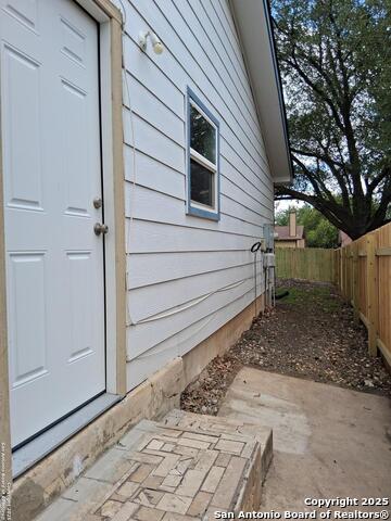 Image 12 of 13 For 8424 Forest Ridge