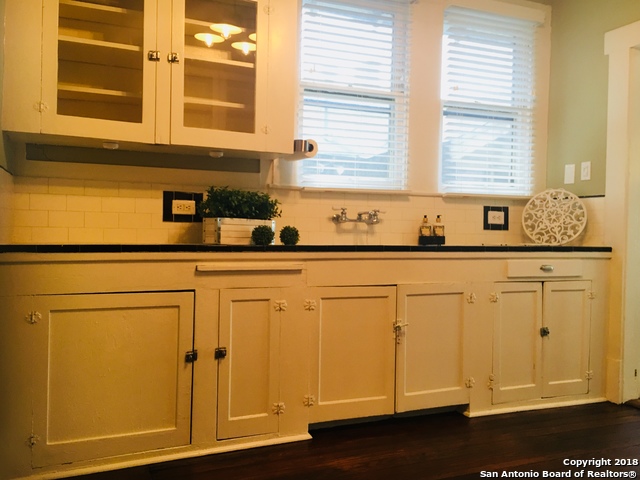 Image 14 of 24 For 1118 W Mistletoe Ave W