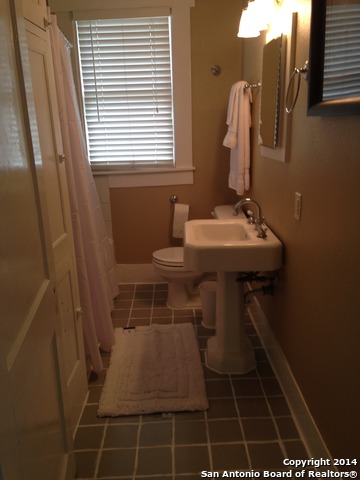 Image 22 of 24 For 1118 W Mistletoe Ave W