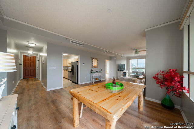 Image 4 of 19 For 1 Towers Park  212