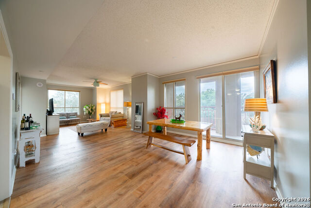 Image 5 of 19 For 1 Towers Park  212