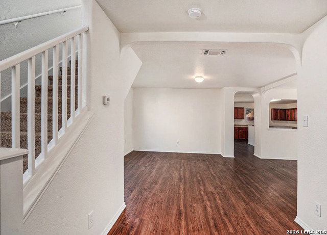 Image 2 of 18 For 742 Pinafore