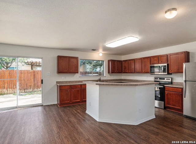 Image 8 of 18 For 742 Pinafore