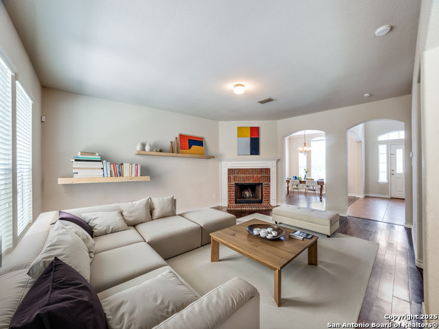 Image 11 of 32 For 7618 Mission Point