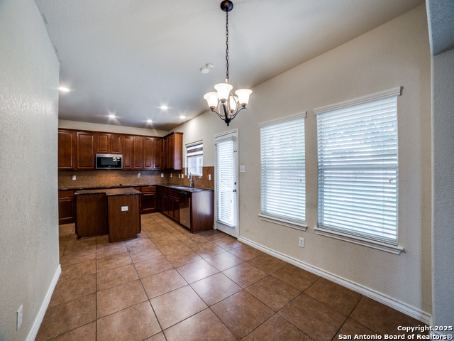 Image 16 of 32 For 7618 Mission Point