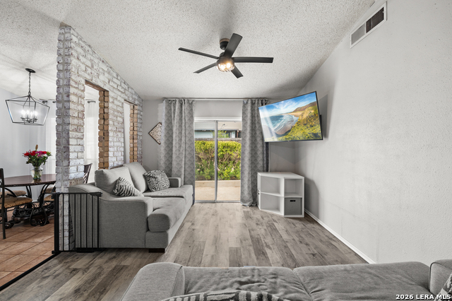 Image 5 of 22 For 2835 Hiawatha