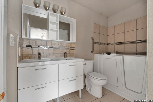 Image 15 of 17 For 1229 Klondike