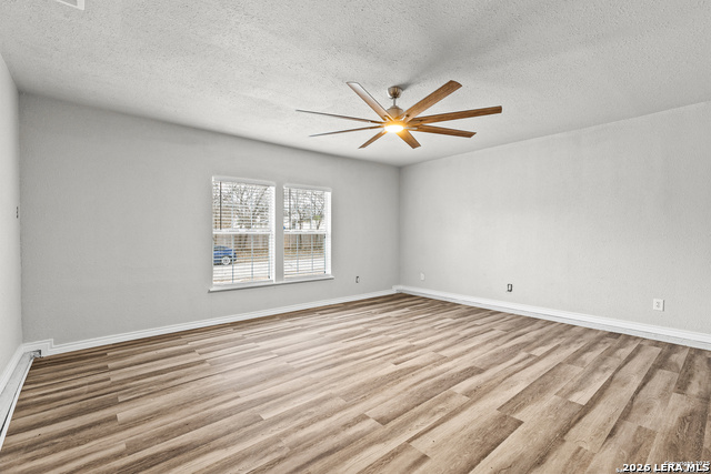 Image 17 of 22 For 5930 Valley Wood