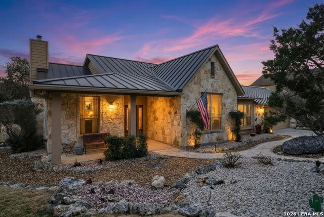 Listing photo id 0 for 1616 Canyon Lake Dr