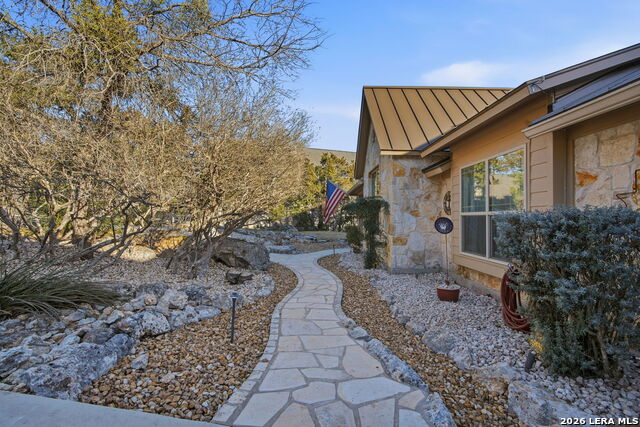 Listing photo id 22 for 1616 Canyon Lake Dr