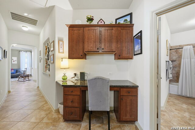 Listing photo id 30 for 1616 Canyon Lake Dr