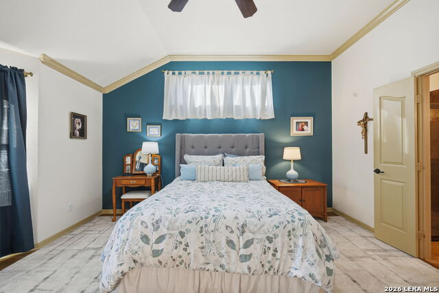 Listing photo id 31 for 1616 Canyon Lake Dr