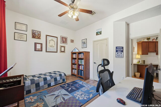 Listing photo id 38 for 1616 Canyon Lake Dr