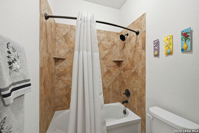 Listing photo id 40 for 1616 Canyon Lake Dr