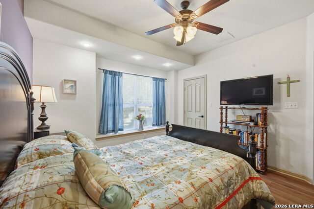 Listing photo id 42 for 1616 Canyon Lake Dr