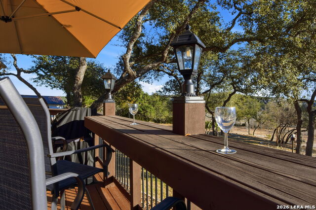 Listing photo id 49 for 1616 Canyon Lake Dr